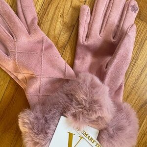 Elegant Pink Fur-Trimmed Gloves